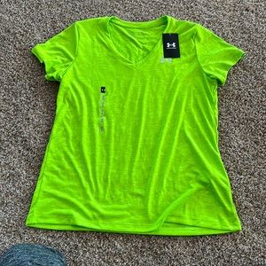 UA Heatgear t shirt.